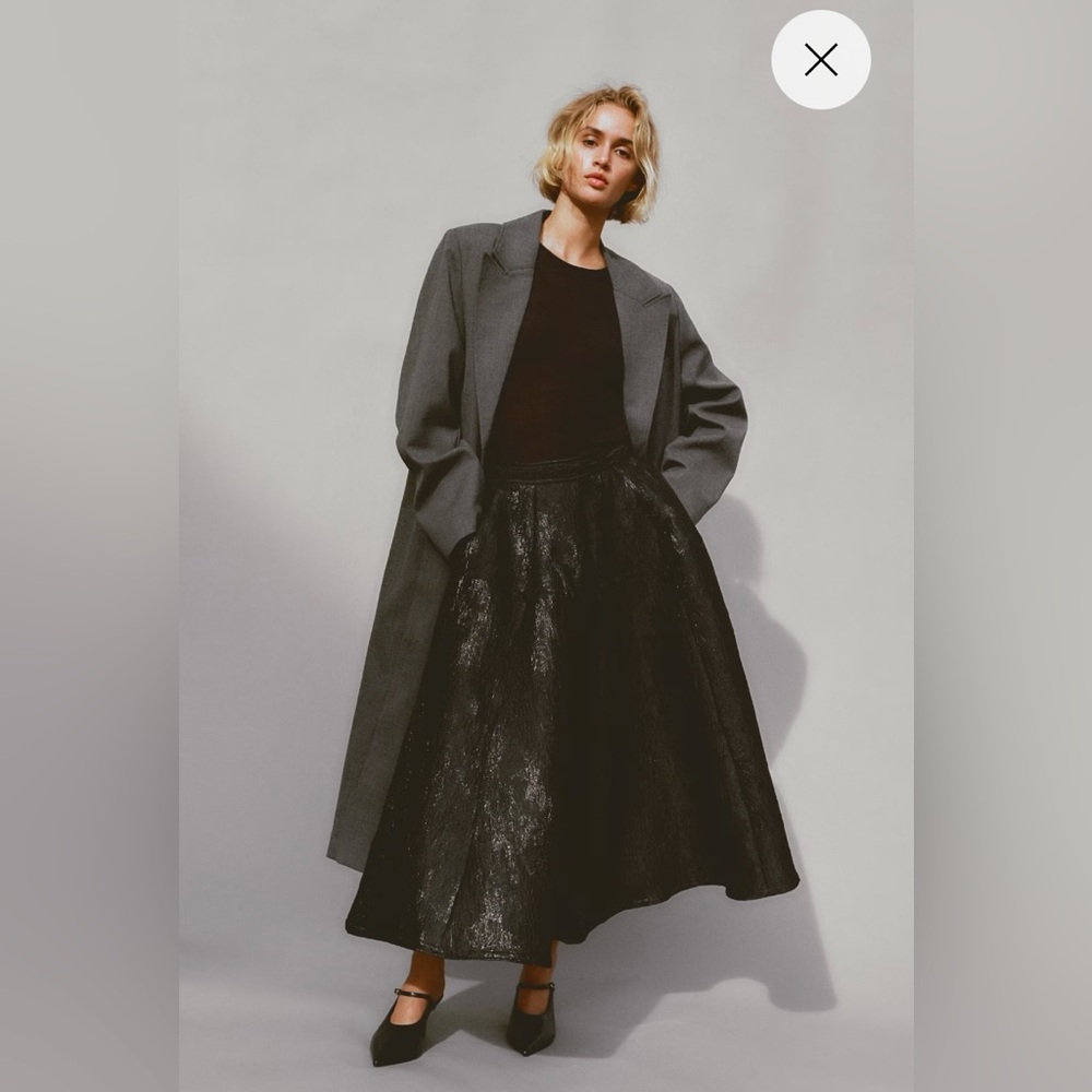 NWT H & M  Jacquard - weave black Skirt US size 10